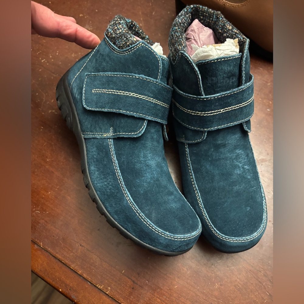 Woman’s boots propet delaney strap ankle 6.5 new teal blue scotchguard luxury